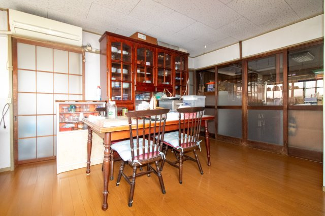 足利市高松町の中古一戸建の居間・リビング|家族とのコミュニケーションが増え、家事動線がスムーズになるLDKです (^ ^)