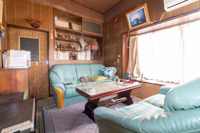 足利市高松町の中古一戸建の洋室|窓からの心地よい日差しが気分も上がりますね(^ ^)