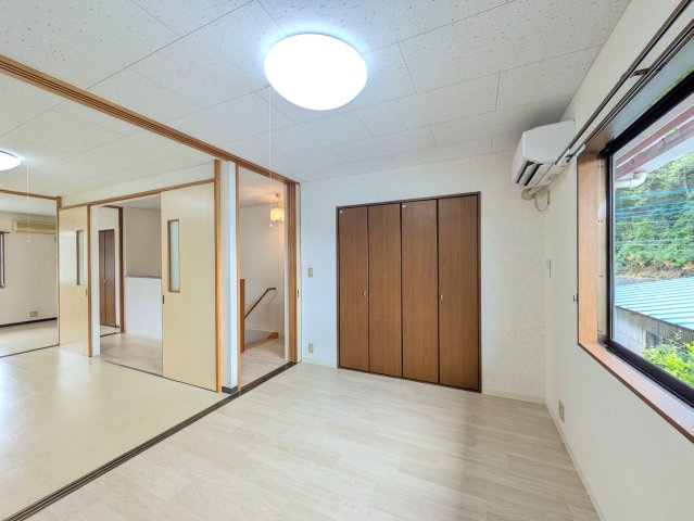 パルシャイン デルタの洋室