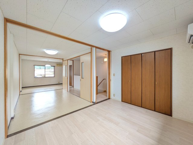 パルシャイン デルタの洋室