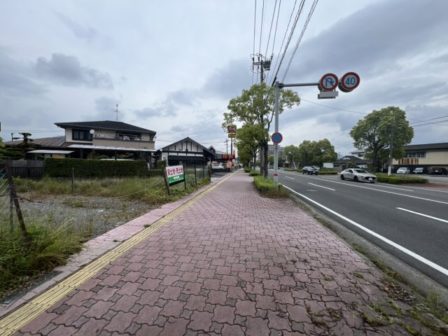 新地町売り土地の前面道路含む現地写真
