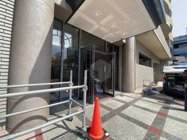 HACHIBUSE東大阪のエントランス