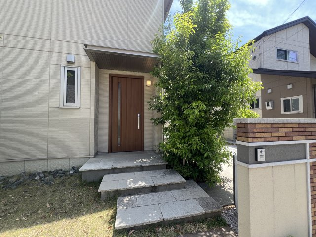 大和ハウス施工の大和にある大和なでしこ物件【大和市下鶴間】中古戸建の玄関|玄関です