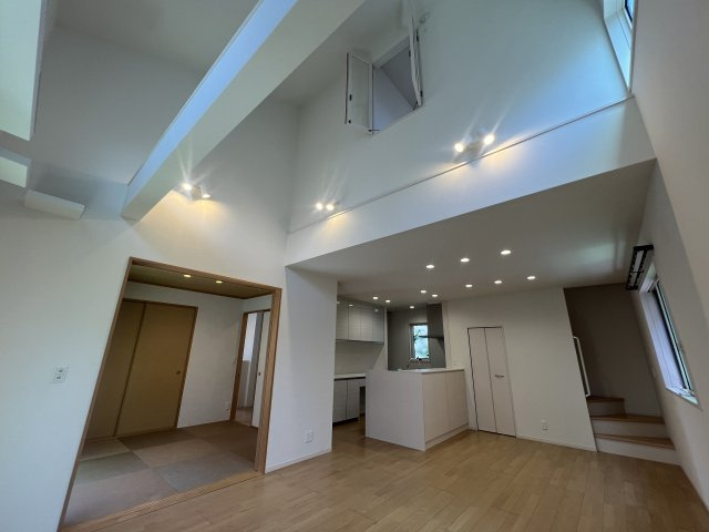 大和ハウス施工の大和にある大和なでしこ物件【大和市下鶴間】中古戸建の居間・リビング