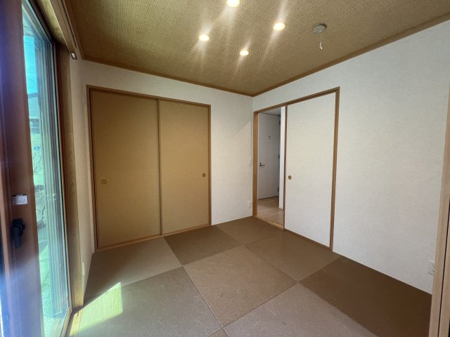 大和ハウス施工の大和にある大和なでしこ物件【大和市下鶴間】中古戸建の和室|柔らかい畳が心地よい和室