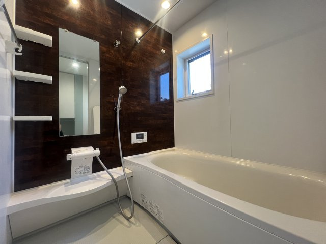 大和ハウス施工の大和にある大和なでしこ物件【大和市下鶴間】中古戸建の浴室|きれいなお風呂です