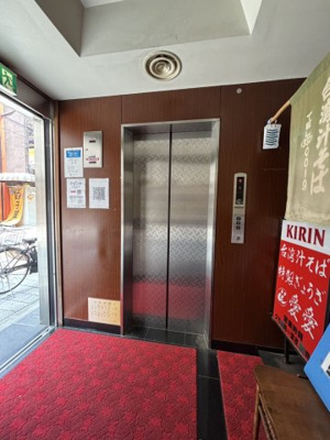 【エントランス】 | 愛愛ビル