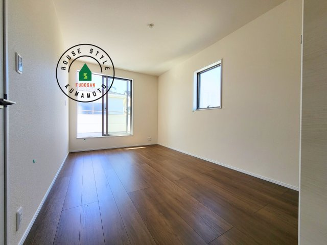 熊本市中央区帯山4丁目第15-2棟（1号棟）の寝室|主寝室には収納力に優れたクローゼットがありますので、お部屋もすっきり片付きます。