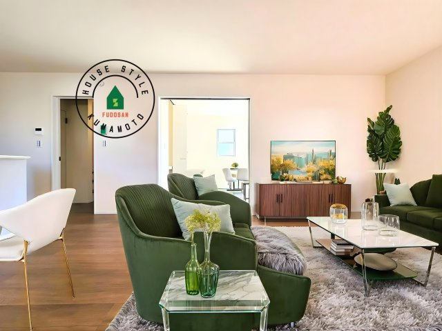 熊本市中央区帯山4丁目第15-2棟（1号棟）の居間・リビング|明るく開放的なリビングダイニングは豊かな陽光が注ぎ込み、やすらぎの空間を演出してくれます。ご家族で楽しいひとときをお過ごし下さい。※家具はCGを合成したものです。