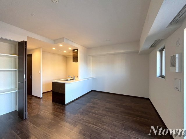 【居間・リビング】 | プレサンス　グラン　栄　THE　TOWER | こちらの居間で趣味の時間をお楽しみください