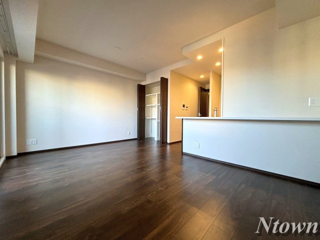 【居間・リビング】 | プレサンス　グラン　栄　THE　TOWER | こちらのリビングで趣味の時間をお楽しみください