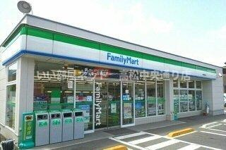 【周辺】 | リヴァード・プレッソⅠ | ファミリーマート鶴市明見店さんまで150m