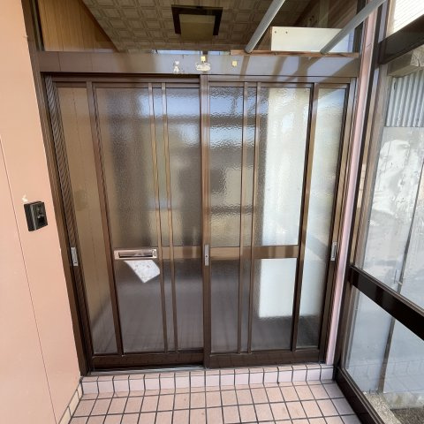 室蘭市舟見町２丁目５－１５戸建の玄関