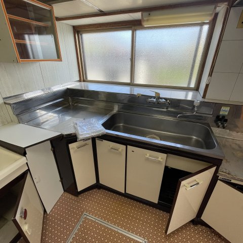 室蘭市舟見町２丁目５－１５戸建のキッチン