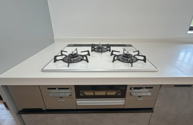 和泉市いぶき野1丁目戸建のキッチン|ガスコンロ