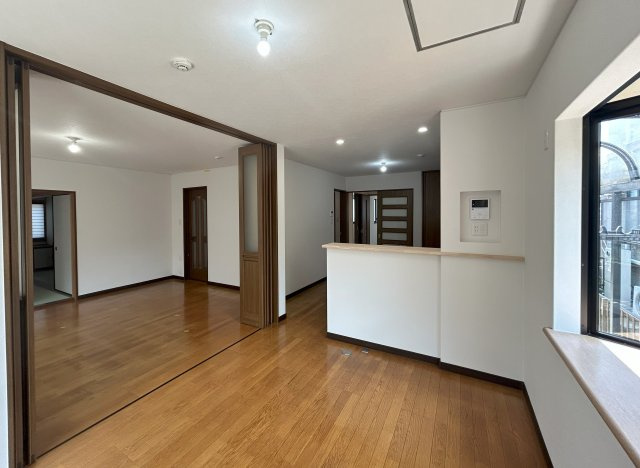 和泉市いぶき野1丁目戸建の居間・リビング|LDKスペース