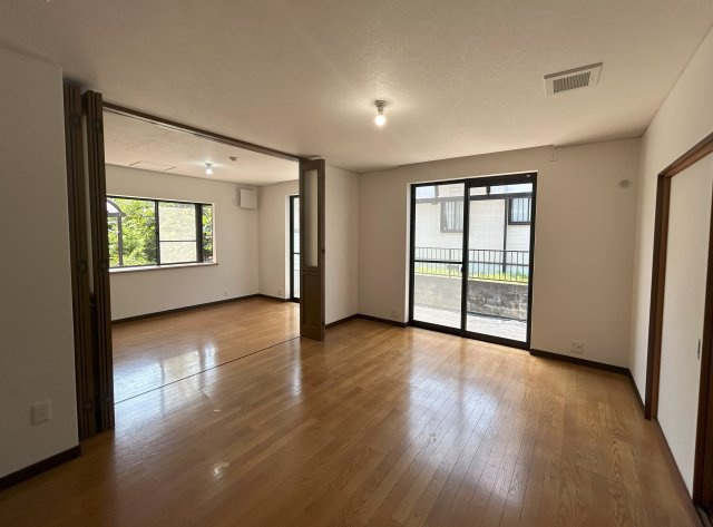 和泉市いぶき野1丁目戸建の居間・リビング|リビング・ダイニング