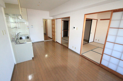 【居間・リビング】 | ランプリ築山