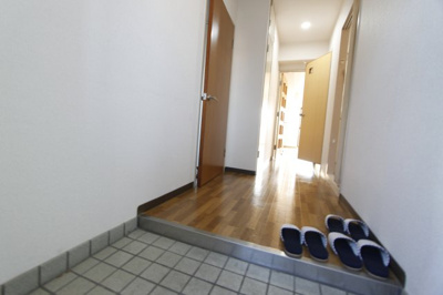 【玄関】 | ランプリ築山