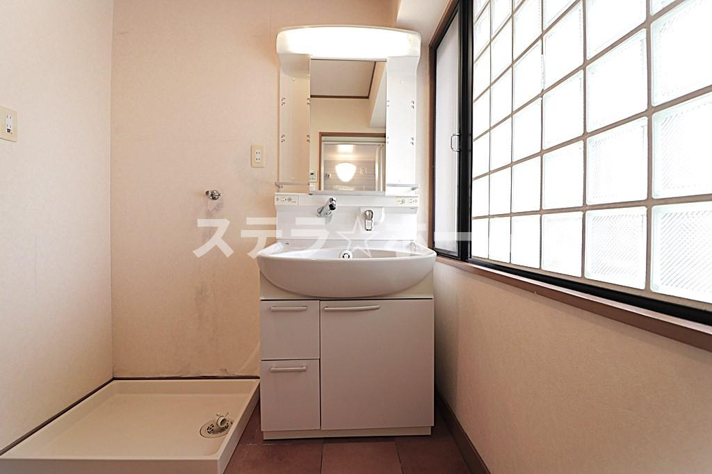 星和菊ヶ丘ハイツの独立洗面台|独立洗面台あり、毎朝おしゃれに忙しい女性の方におすすめです