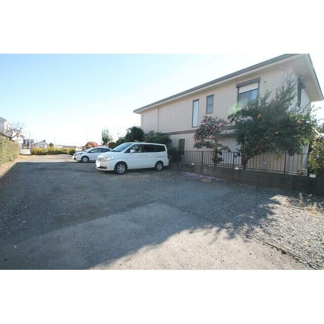 正美サンハイツの駐車場