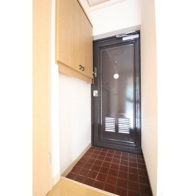 正美サンハイツの玄関