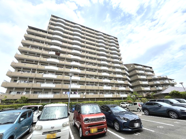 忠道マンションA棟の外観|駐輪場　ご都合のよろしい日時に現地をご案内させて頂きます！是非、お問い合わせお待ちしております!!