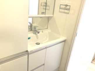 【独立洗面台】 | エクセルコート浦和 | 清潔感のある洗面台【2022年10月撮影】