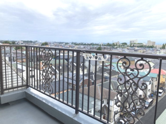 【バルコニー】 | エクセルコート浦和 | 眺望がよく気持ちの良いバルコニーです。【2022年10月撮影】