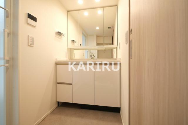 ジオタワー新町の独立洗面台