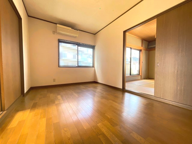 【価格改定】京都市西京区大原野上里南ノ町の洋室|2階 洋室（約6帖）
寝室や子供部屋にぴったりなお部屋です！