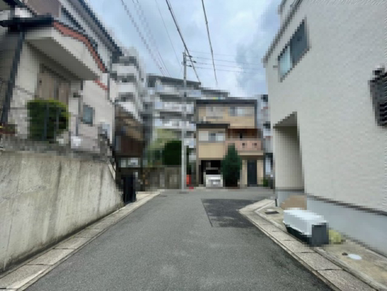 【商談中】京都市西京区大原野上里南ノ町の前面道路含む現地写真|閑静な住宅地。子育て環境整う住環境です！