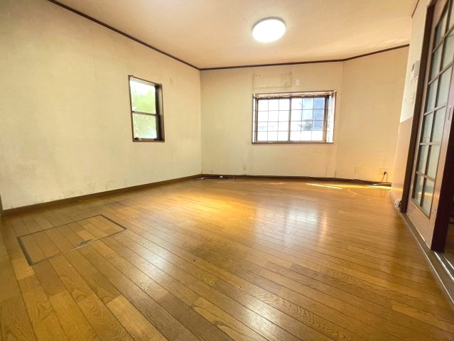 【価格改定】京都市西京区大原野上里南ノ町の居間・リビング|木のぬくもりを感じる、温かみあふれるリビング空間です(^^)/