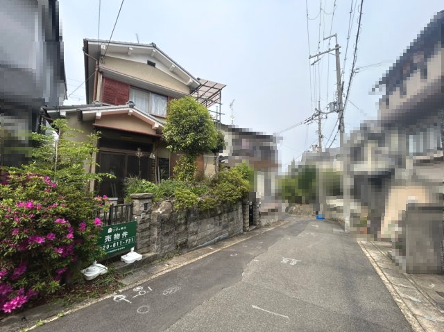 【成約済】向日市寺戸町古城の前面道路含む現地写真|二方道路に面した開放感ある売土地です！