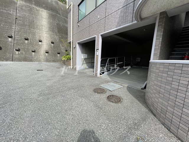 ＮＫＡビルの駐車場