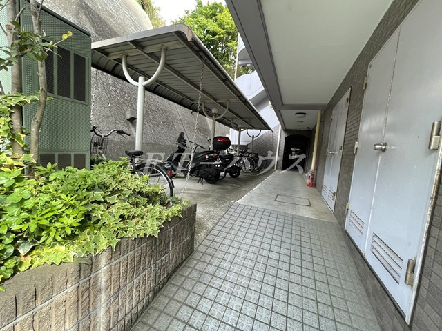 ＮＫＡビルのエントランス