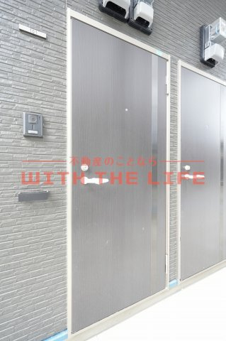 ADC櫛原YUNOⅡ【キャッシュバック対象物件】の玄関|収納もある玄関です