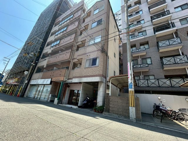 ラフィーネ淡路の外観