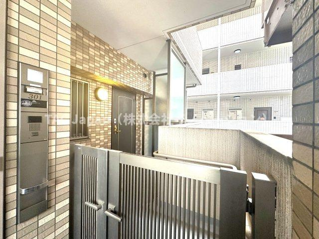 ローヤルシティ川口幸町のエントランス