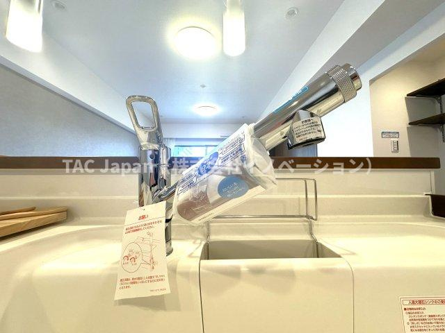 ローヤルシティ川口幸町のキッチン|家族の会話が自然と生まれる、ゆとりある安心設計の広々キッチンが毎日をもっと楽しく。