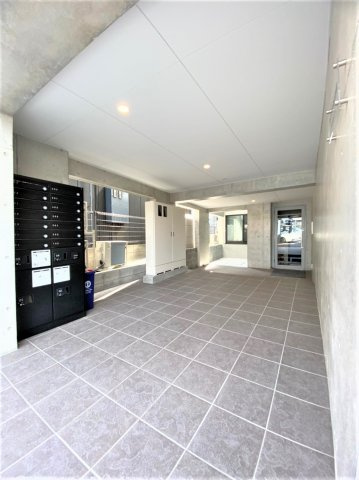 「防音マンション」ラシクラス新江古田のエントランス|ゆとりのあるエントランスです