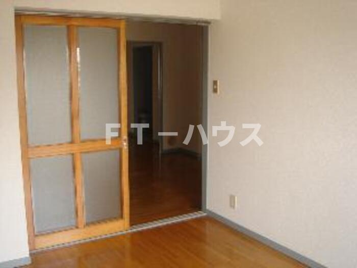 メゾンドゥ・ボヌールの居間・リビング|洋室