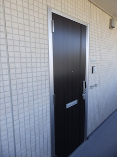 【玄関】 | リヴィエール中央　1LDKBT