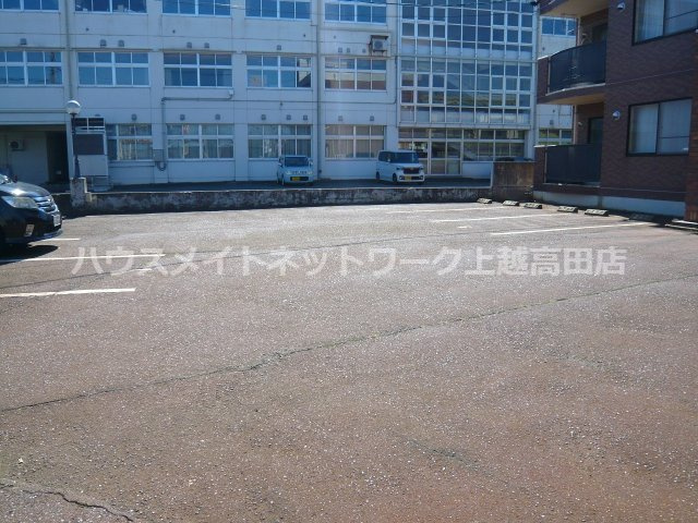 マンションバンブーの駐車場|消雪付駐車場