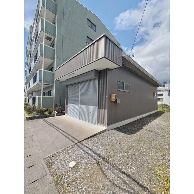 羽島郡岐南町平島８丁目の事務所