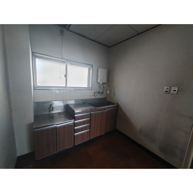 岐阜市柳ケ瀬通３丁目のアパートのキッチン