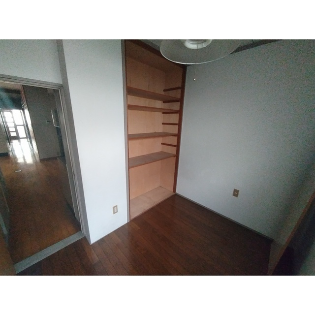 岐阜市柳ケ瀬通３丁目のアパートの内装