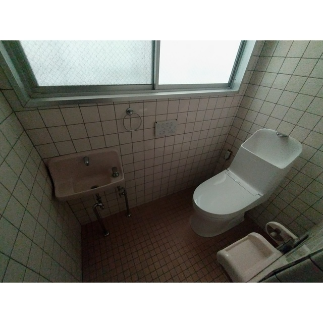 岐阜市柳ケ瀬通３丁目のアパートのトイレ