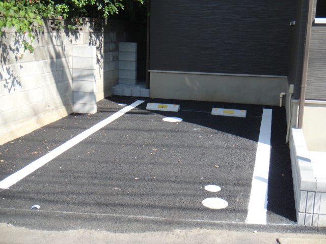 ゼニスの駐車場