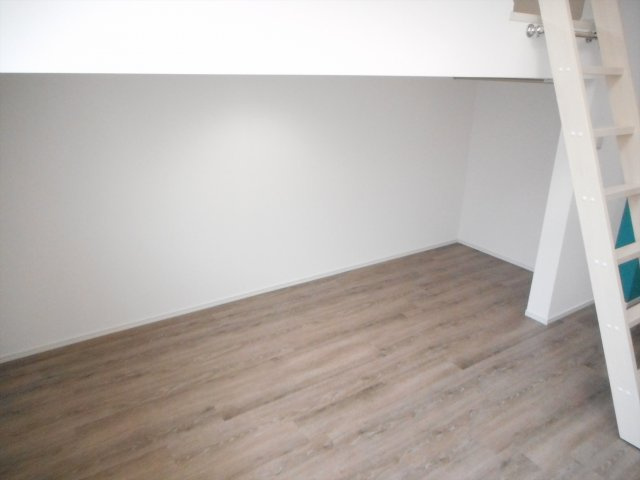 アカンサスの洋室